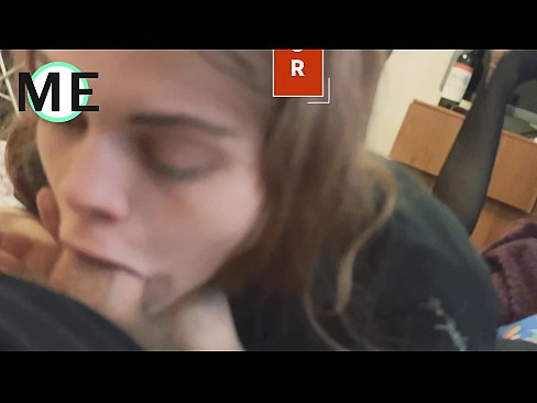 ❤️ Palo de garganta, pantalóns rasgados e tacóns rasgados agradable de coñecer ☑ Vídeo anal en nós ❌❤